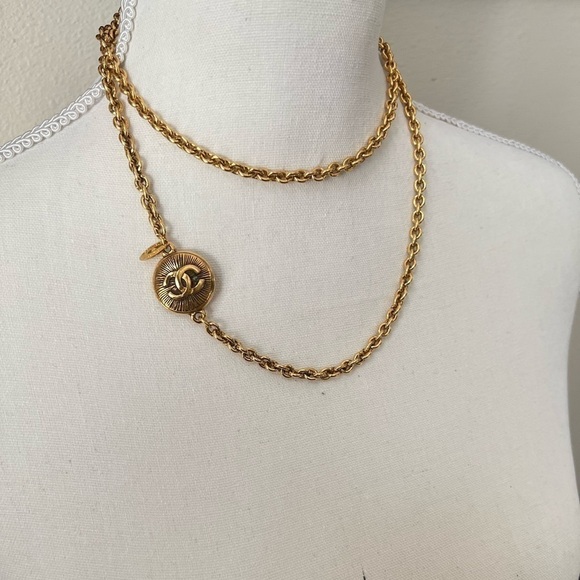 CHANEL Vintage 24k Gold Plated Embossed CC Logo Necklace - Picture 1 of 9